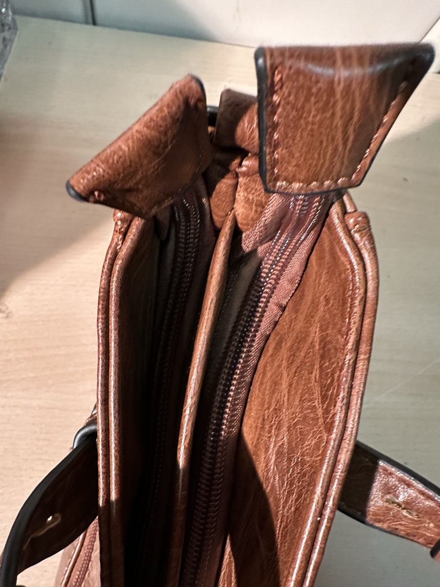 Borse da donna: Sac à main Rieker cuir synthétique marron – Usato da Lausanne venduto da artnouveau04 6