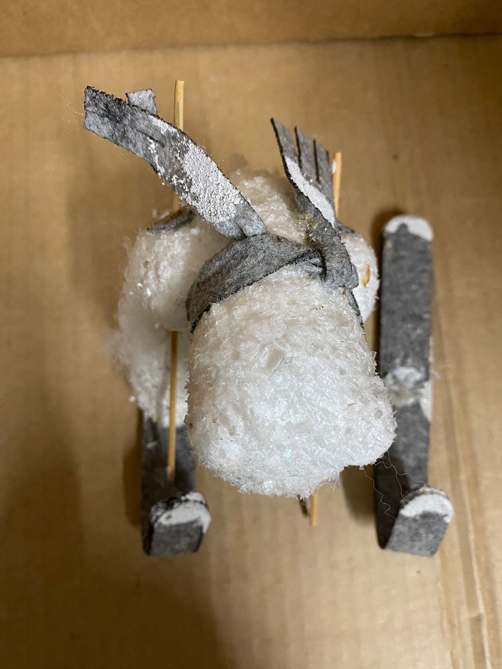 Statuette: Dekofigur Eisbär auf Skiern ein Ski verloren – Usato da Eschlikon TG venduto da ArtRec 4