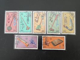 1986 Musikinstrumente Mongolei gest.  (A500)