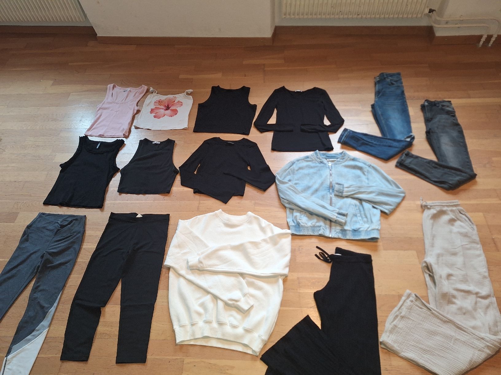 Lots de vêtements: Kleiderpaket Damen – Neuf (Voir description) à Tamins par VW99 1