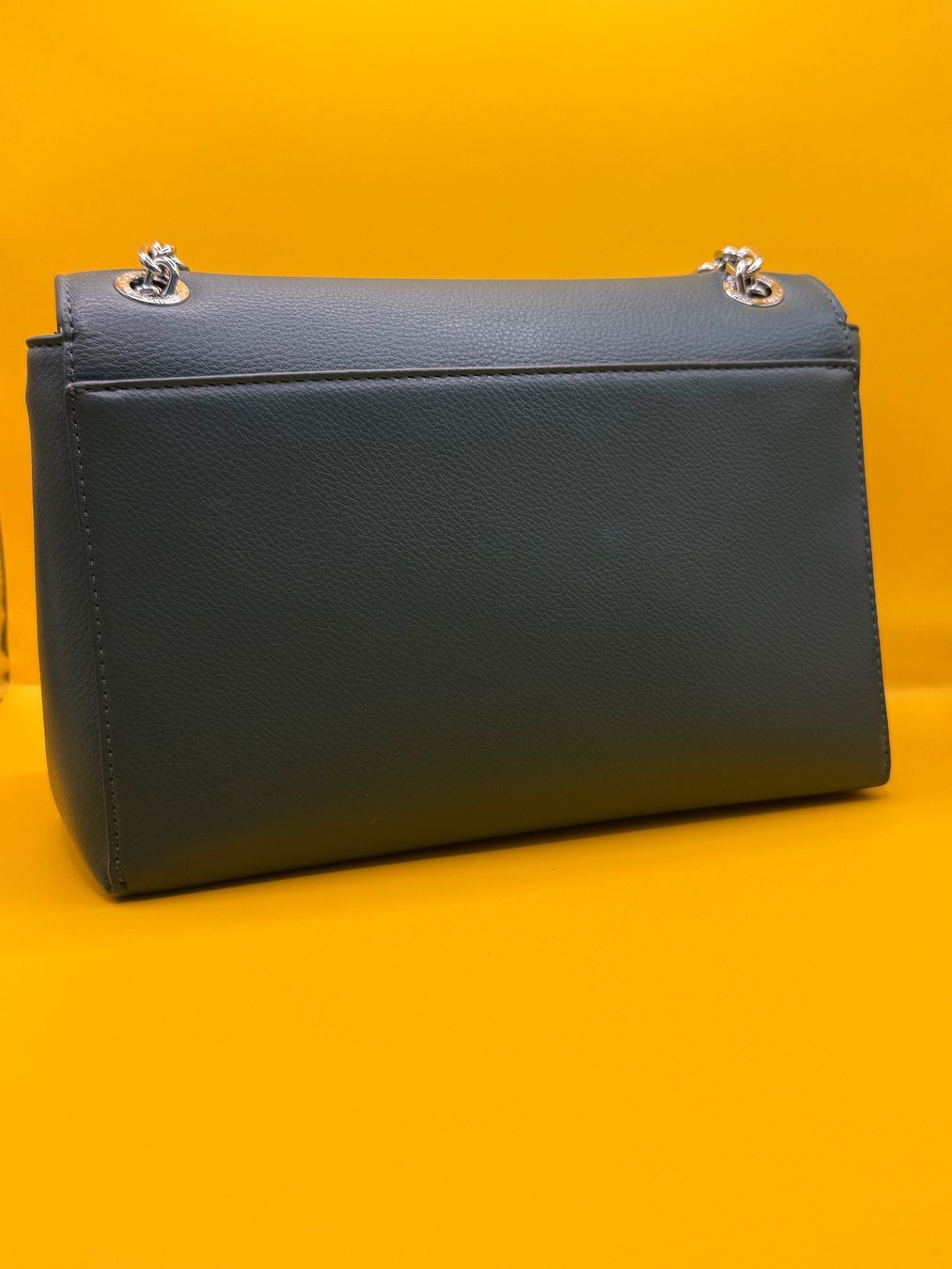 Calvin Klein Borse da donna: CALVIN KLEIN - RE-LOCK SCHULTERTASCHE - 25 CM – Nuovo e nell'imballaggio originale da Dietikon venduto da gab_qz7y 2