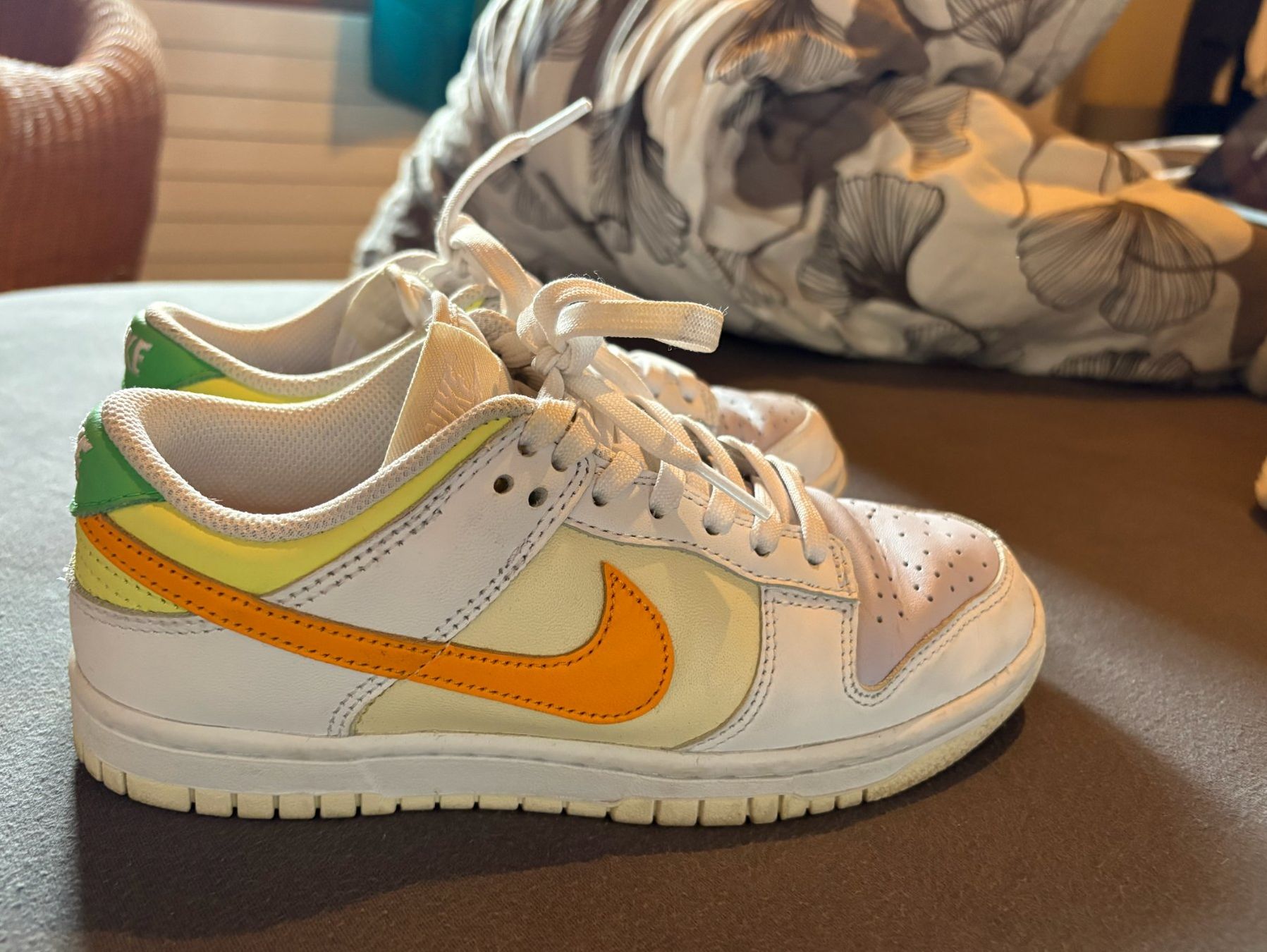 Nike Chaussures femmes: Baskets Nike Dunk Low multicolores – D'occasion à Athenaz (Avusy) par j.bussinger