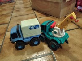 2 petits camions pour enfants