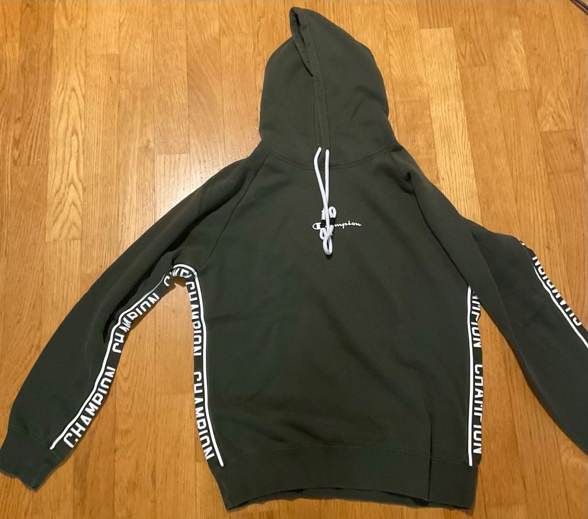 Champion Maglioni & Felpe: Champion Hoodie Gr. L – Usato da Zürich venduto da Pagalo