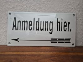 Emailschild Anmeldung links Vorsicht Retro Emaille Schild