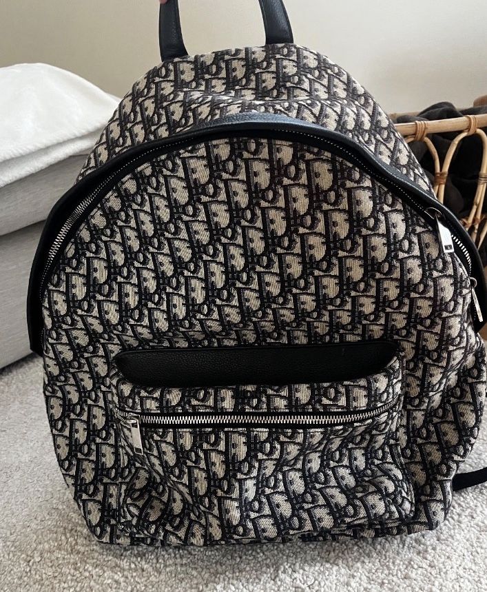 Dior Zaini: Dior Rider Backpack new! – Nuovo (secondo la descrizione) da Genève venduto da Allhype