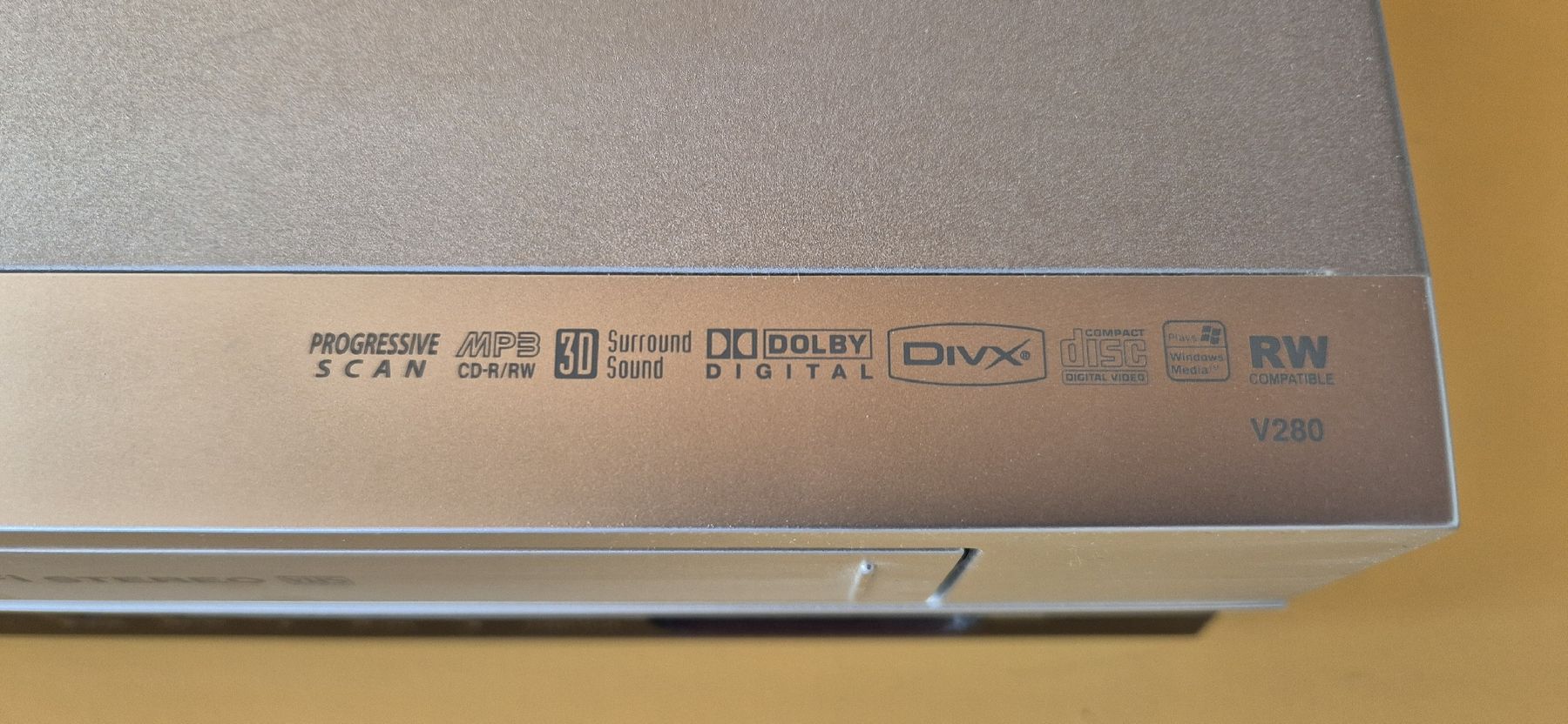 LG Lettore multimediale & Streamer: VHS- /DVD-Player LG V280 – Usato da Nidau venduto da Le_Morgy 1