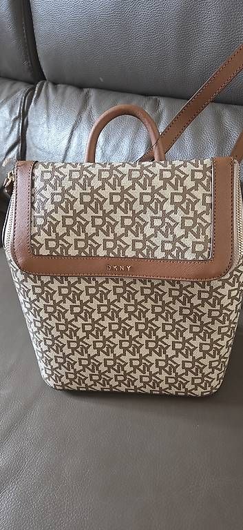 Zaini: DKNY Tagesrucksack  – Usato da Lengnau BE venduto da son_n6n8 3