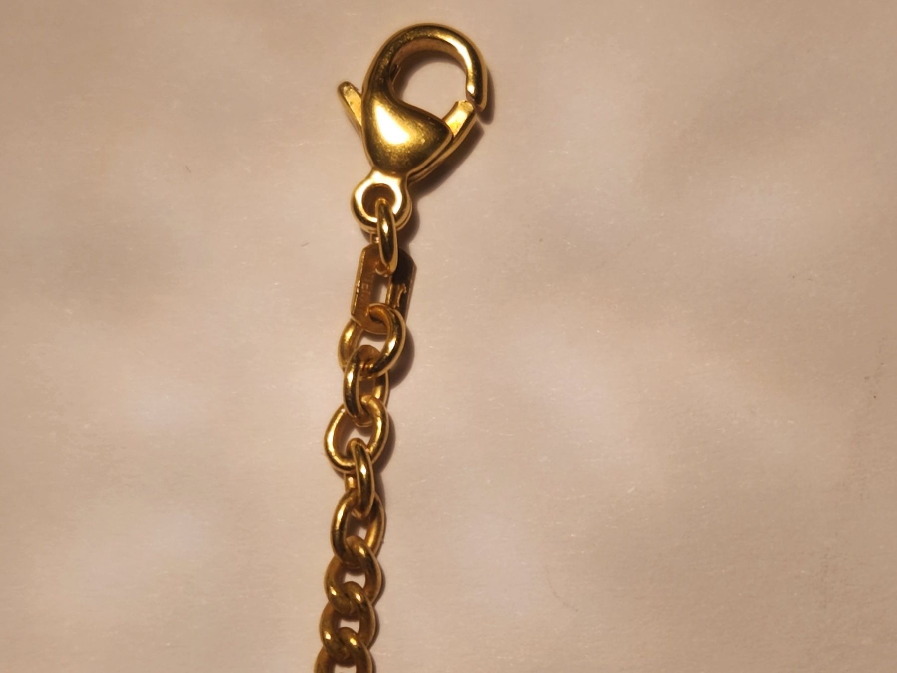 Armbänder & -reifen: Americ Gold Chain Bracelet, Elegant & Timeless Design – Gebraucht aus St. Gallen von  3