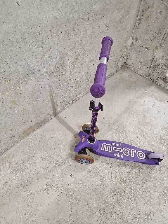 Veicoli per bambini: Trottinette pour enfant – Usato da Villars-sur-Glâne venduto da Agnie80 3
