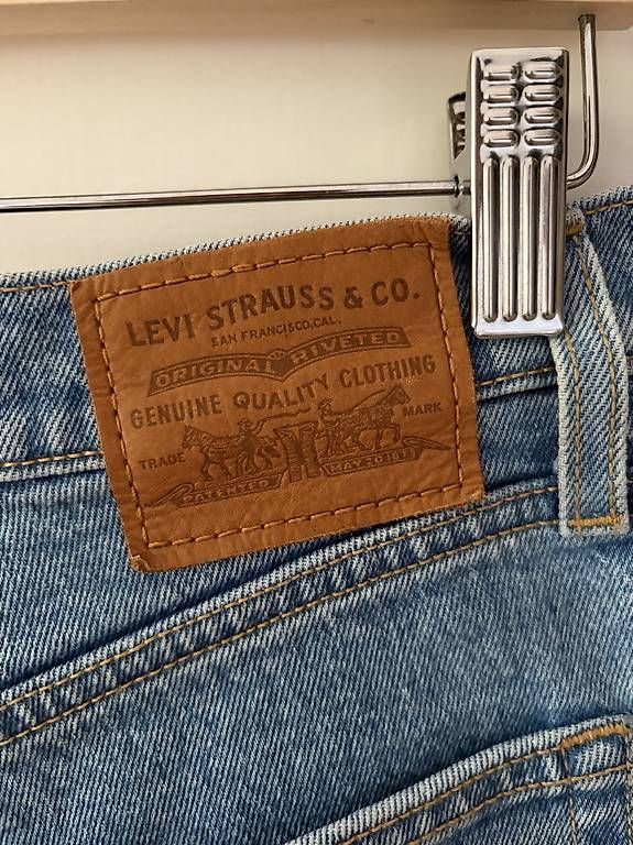 Jeans: Levi's Ribcage Jeans Shorts Gr. 29/S – Usato da Wittenbach venduto da Lenitalasirena 3