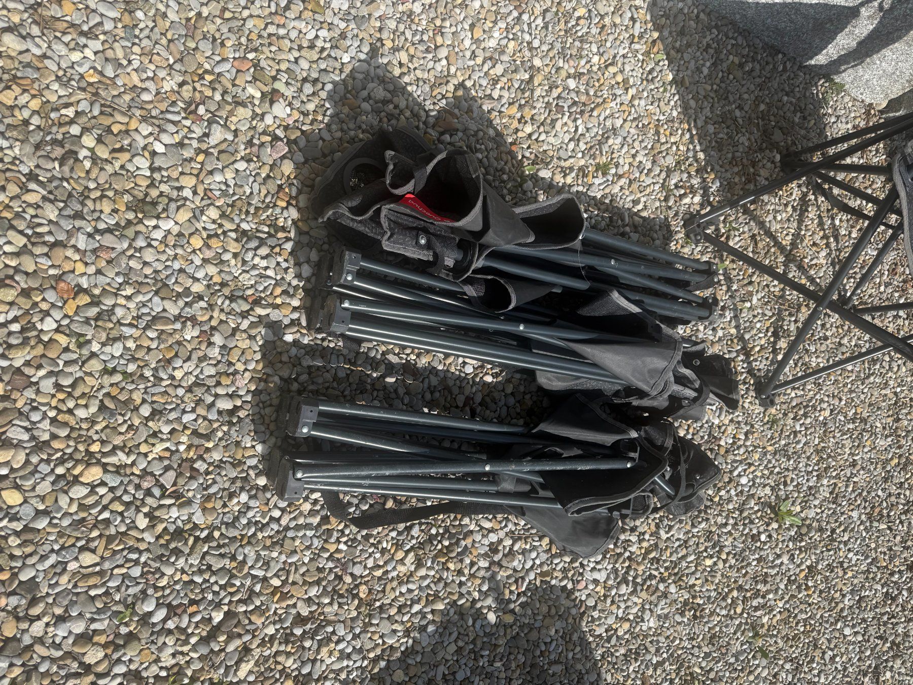 Sedie: 4 Quechua Klappstuhl mit Armlehnen – Usato da Wil SG venduto da used_to_buy 1