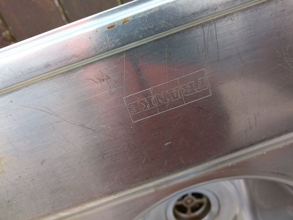 Spülbecken mit Küchenarmatur 7