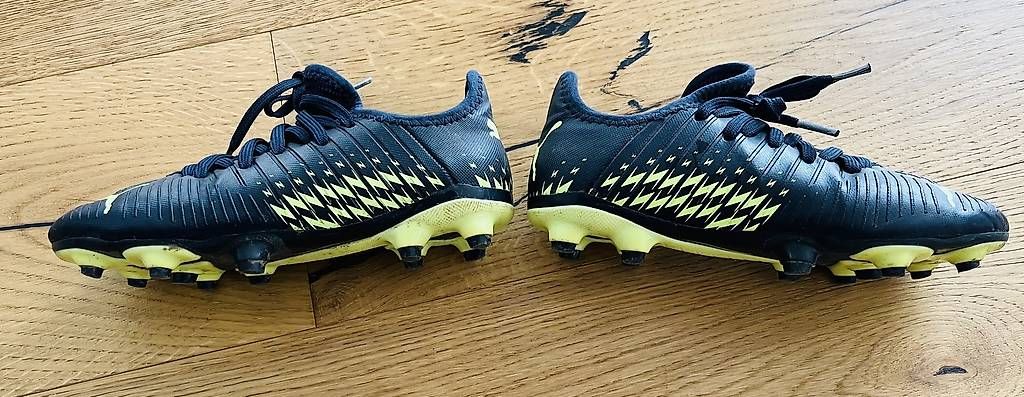 Puma Scarpe per ragazzi: Puma Nockenschuhe Grösse 32.5 – Usato da Berschis venduto da swiss-blossom 1