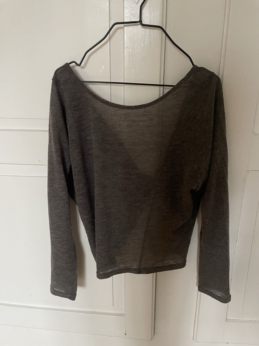 Tops: Chic Grey Long Sleeve Top – Neu (gemäss Beschreibung) aus Zürich von sar_c828