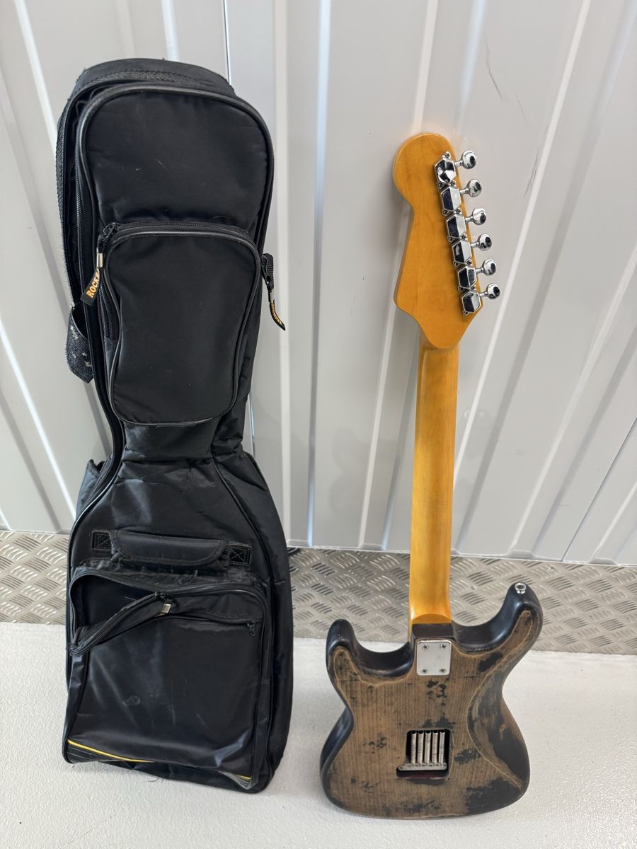 Strumenti musicali: Guitare type strat – Usato da Corbeyrier venduto da ant_2r6l 3