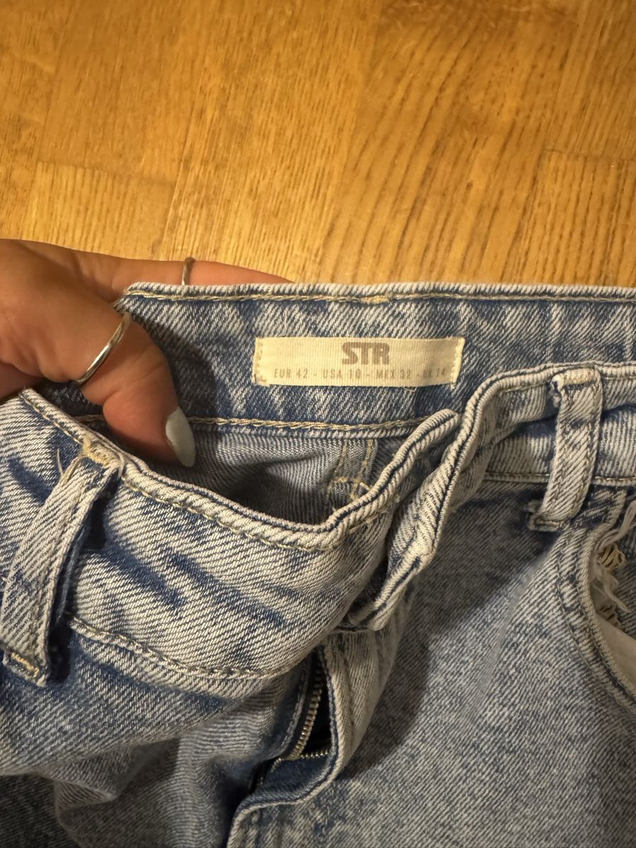 Stradivarius Jeans: Jeans stradivarius gr. 42 – Gebraucht aus Rikon im Tösstal von Helloylenia 2
