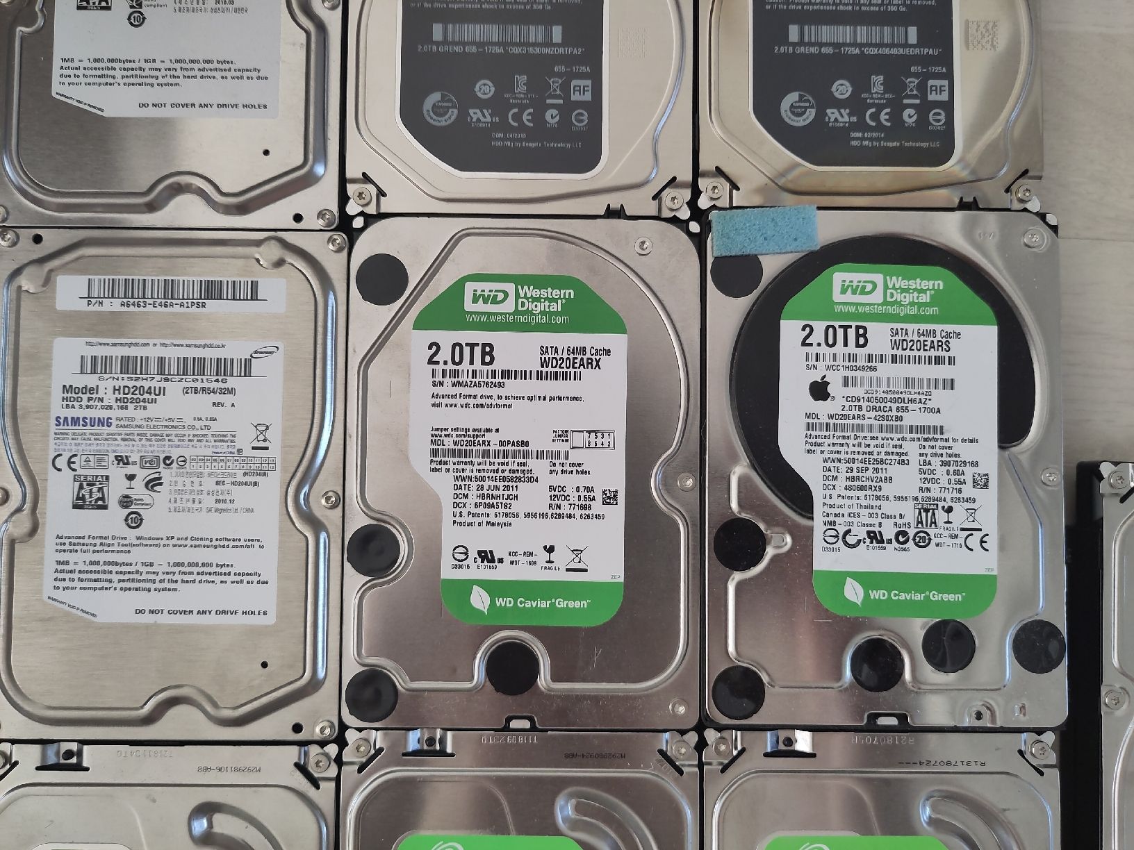 Harddisks: 13x 2TB 3.5" Festplatte – Defekt aus Sargans von sve_hjs5 2