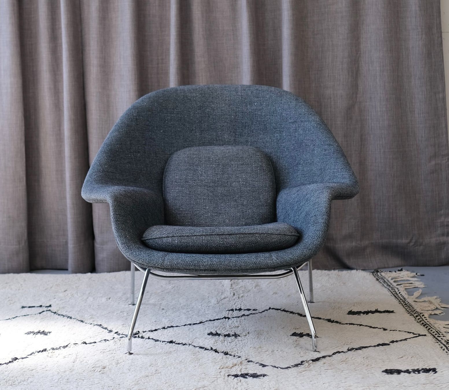 Knoll Poltrone: Knoll Womb Chair by Eero Saarinen – Usato da Bern venduto da Zmodern_CON 1