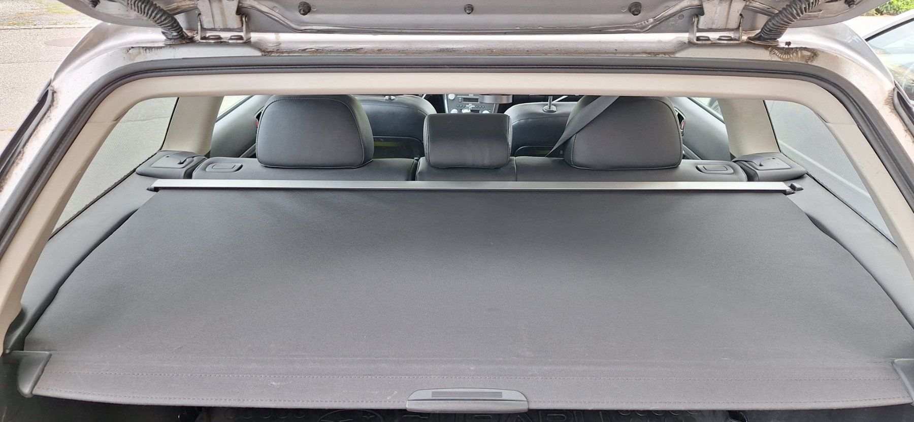 Subaru Autos: Outback 2.0 Diesel 2008 – D'occasion à Sevelen par StalkeronPaws 4