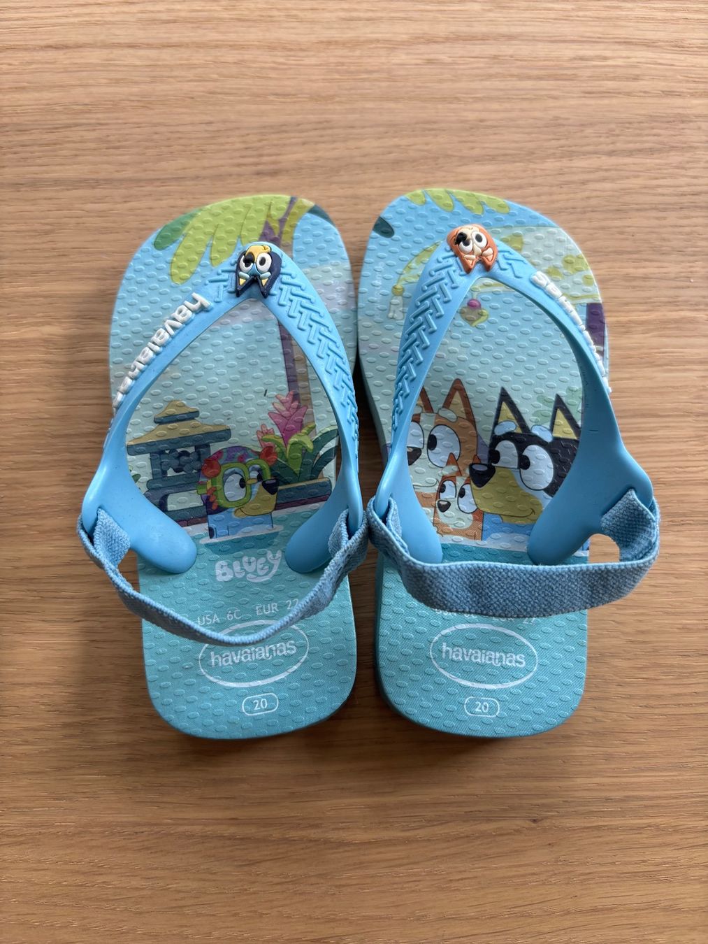 Havaianas Schuhe für Jungen: Havaianas Bluey taille 20, comme neuf – Gebraucht aus lausanne von beauxproduits