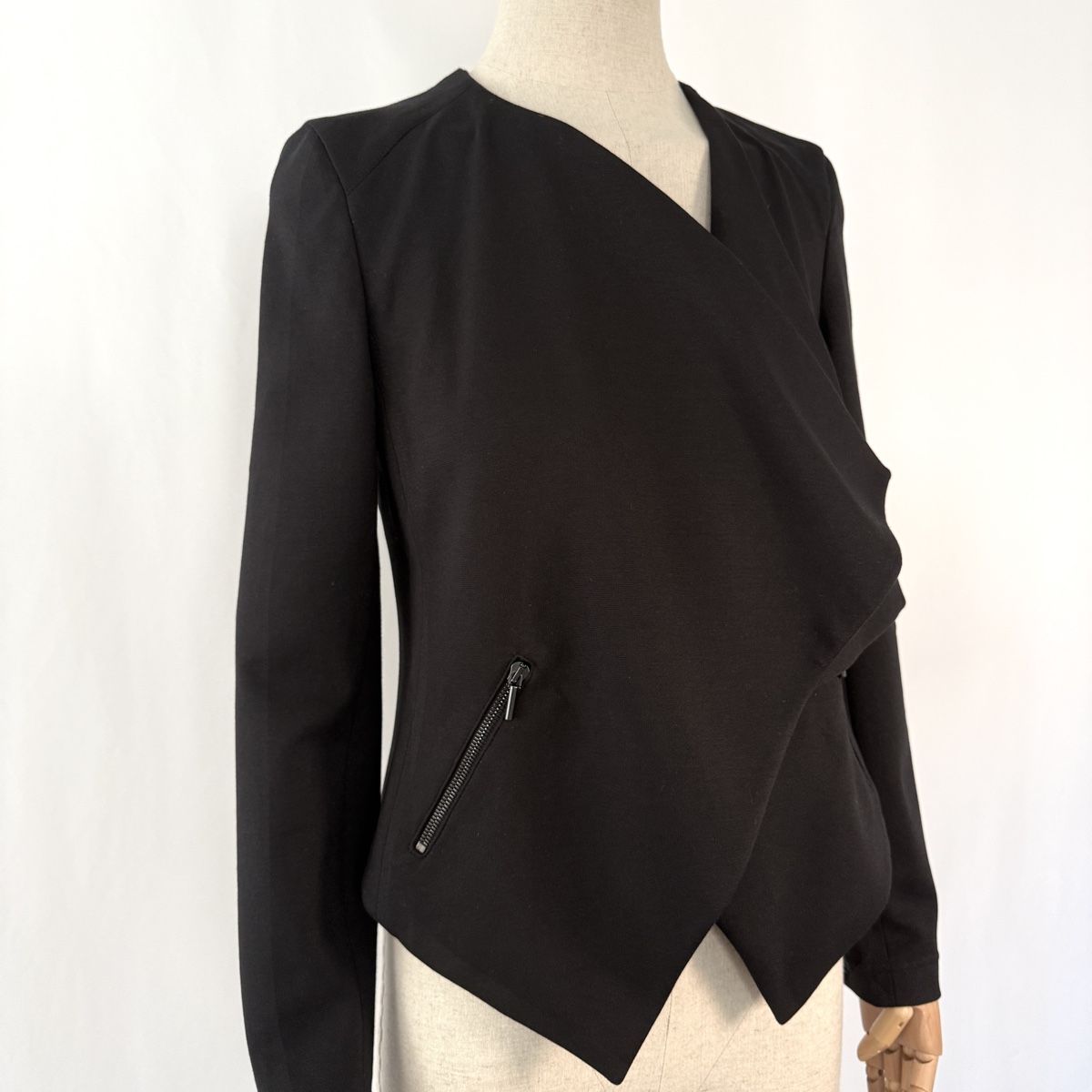 Akris Giacche: AKRIS Black Jacket – Nuovo (secondo la descrizione) da Emmen venduto da Colette-Juliette 1