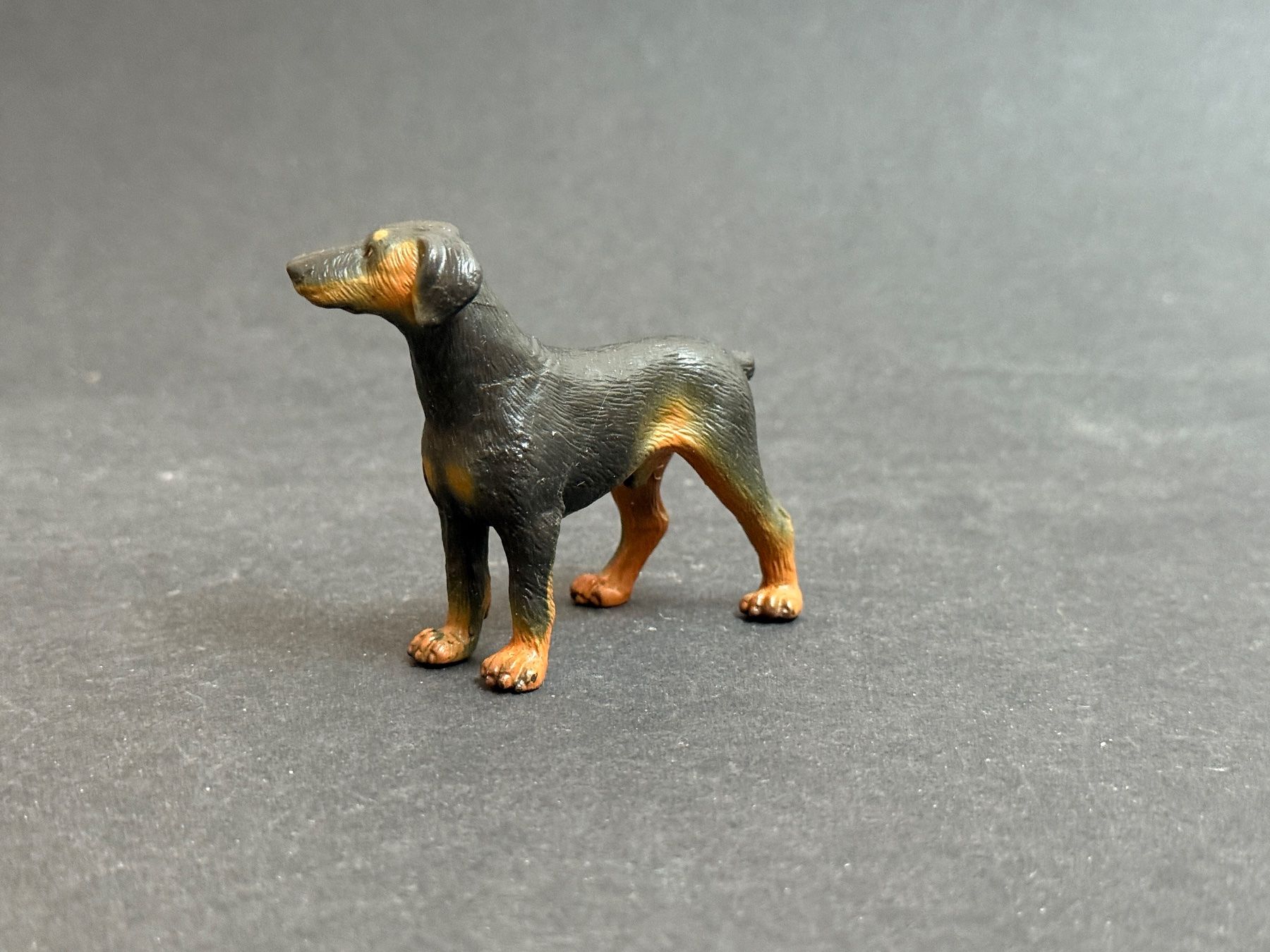 Schleich Statuette: Schleich 16318 Dobermann Rüde Hund – Usato da Ennetbaden venduto da mapa05 2