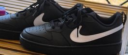 Nike Turnschuhe schwarz Grösse 40 neu