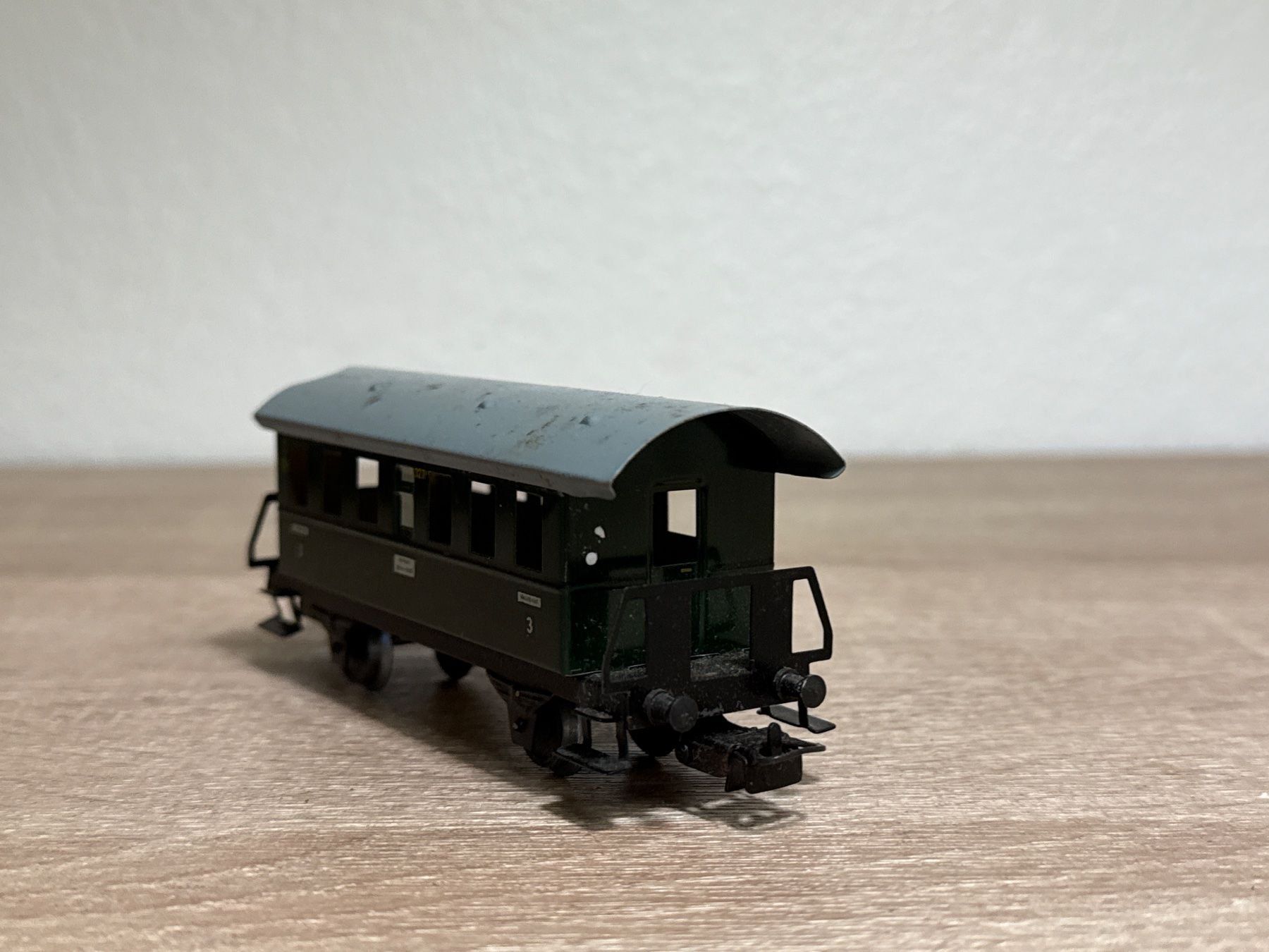 Märklin Modellini di ferrovie: Märklin Personenwagen 3.Kl (114) – Usato da St-Aubin-Sauges venduto da Lo_Go 3