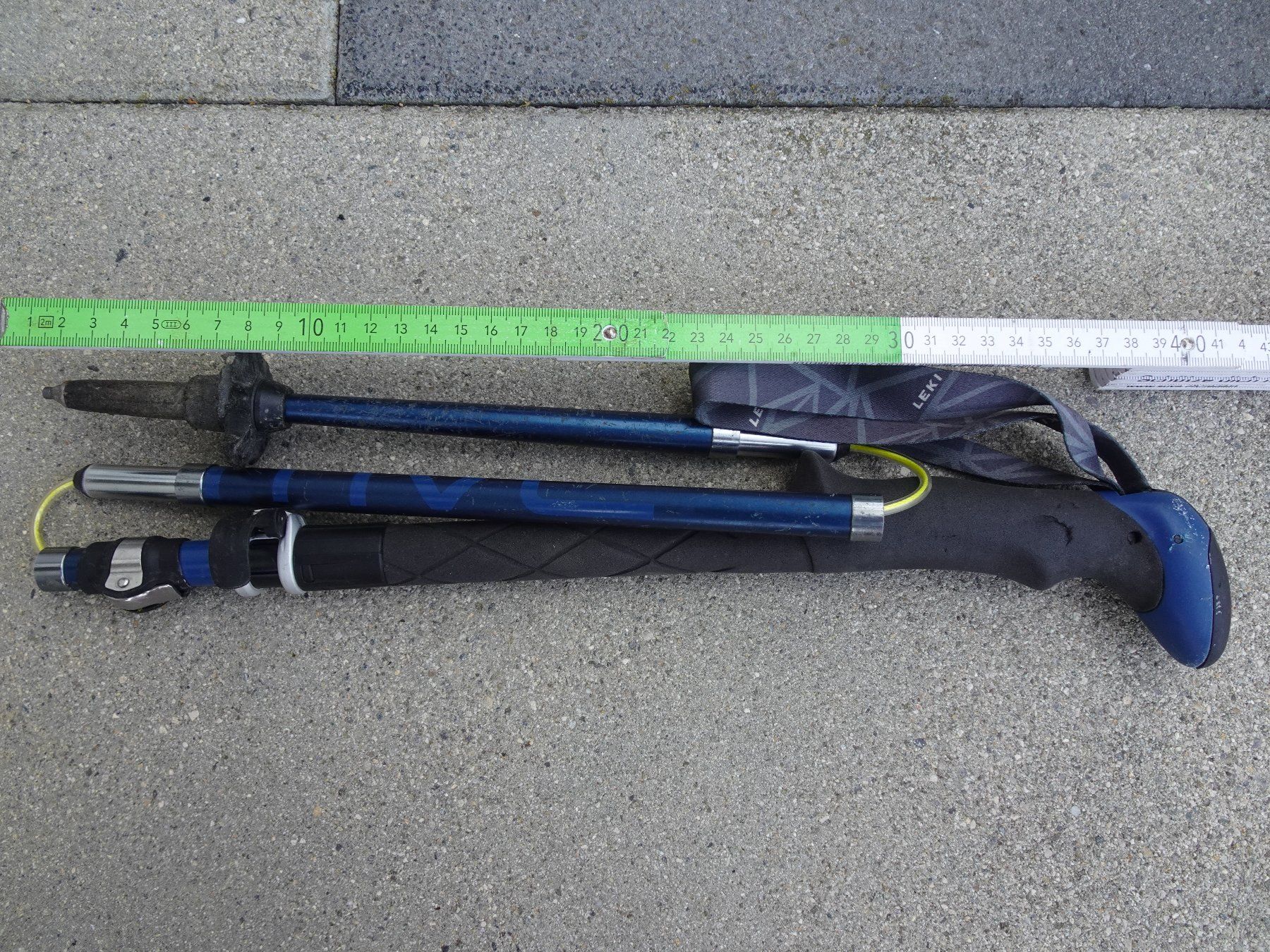 Leki Bastoncini da trekking: Trekkingstöcke Leki Carbon – Usato da Eriswil venduto da un_known 5