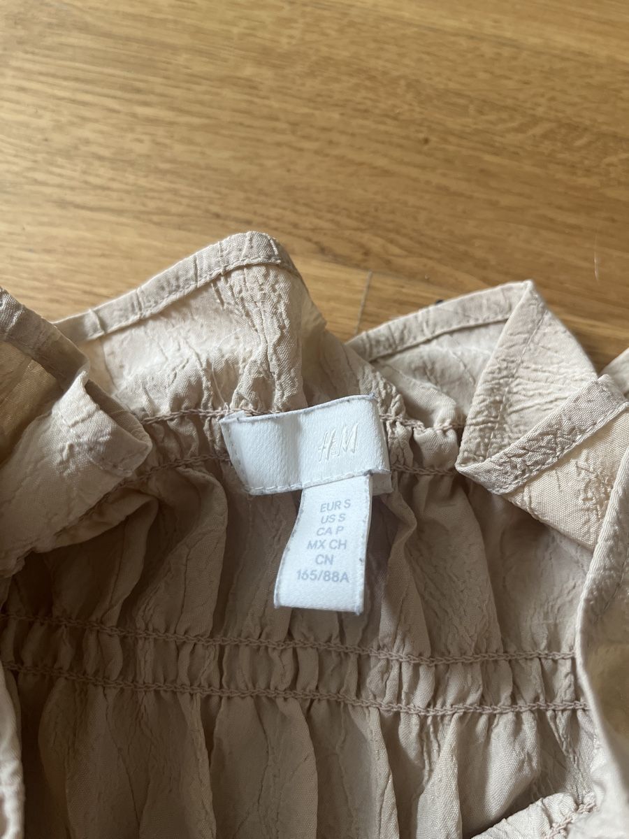 H&M T-shirt: T-Shirt beige H&M – Usato da Le Locle venduto da Mayd_h 1