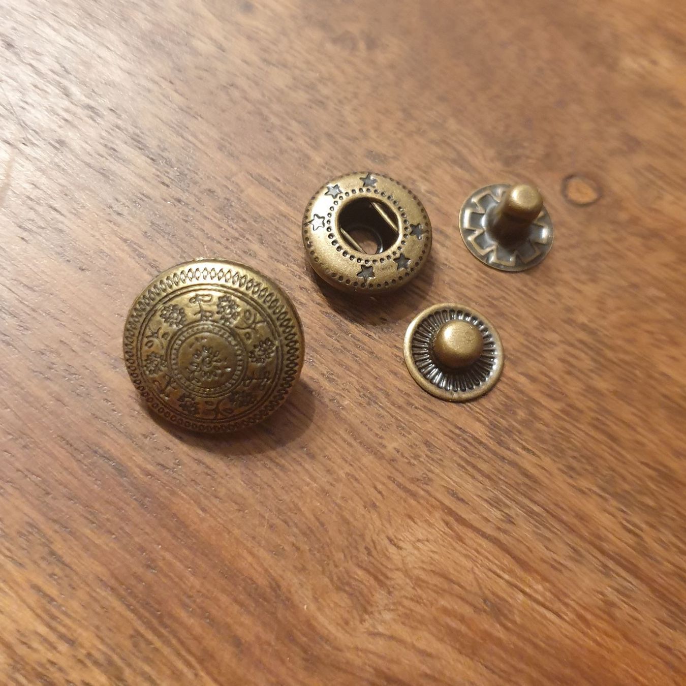 Bottoni: Druckknopf Vintage altmessing 15 mm – Nuovo e nell'imballaggio originale da Wiesenberg venduto da mountain-merch 1