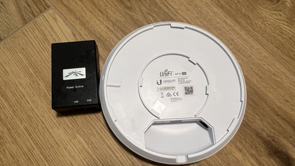 Ubiquiti WiFi: Unifi AP AC Pro - ubiquiti – Usato da Turbenthal venduto da Warrior32 1
