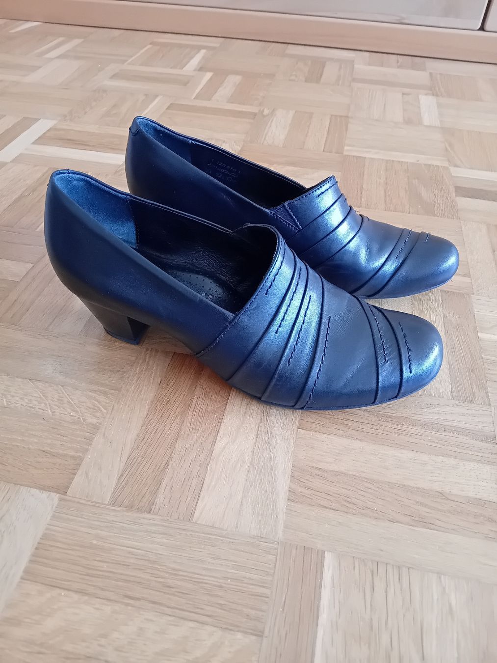 Damenschuhe: elegante Leder Halbschuhe Grösse 41 – Gebraucht aus Zürich von Gillheri 5