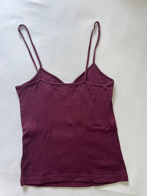 Top: ROTES TRÄGERSHIRT – Usato da Maur venduto da tab_z9rh 2