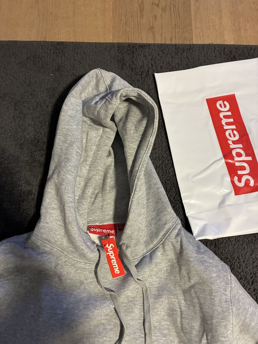 Pullover & Sweatshirts: Supreme Kapuzenpullover – Neu und originalverpackt aus Belp von mikaglauser 1