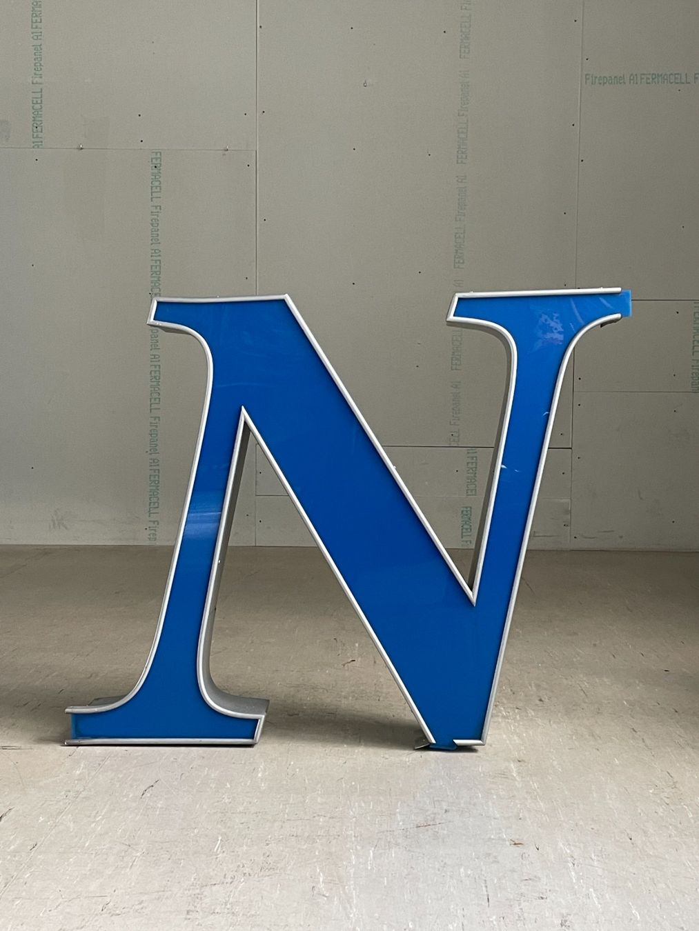 Tutte le decorazioni: Grosse Leuchtreklame Buchstaben "I" & "N" – Usato da Bern venduto da Modern-Era 3