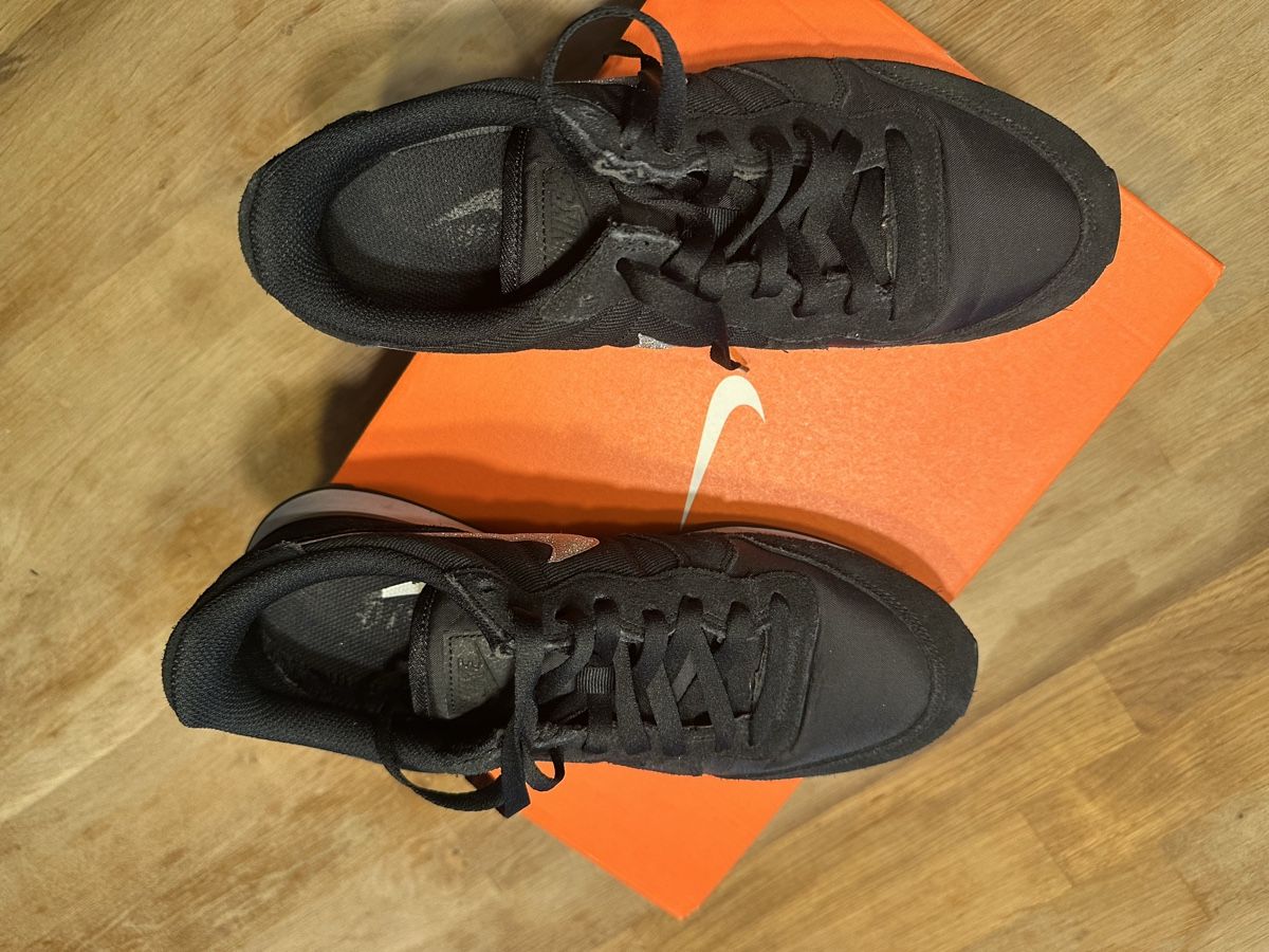 Nike Scarpe da donna: Schuhe – Usato da Unterlunkhofen venduto da car_8fpk 1