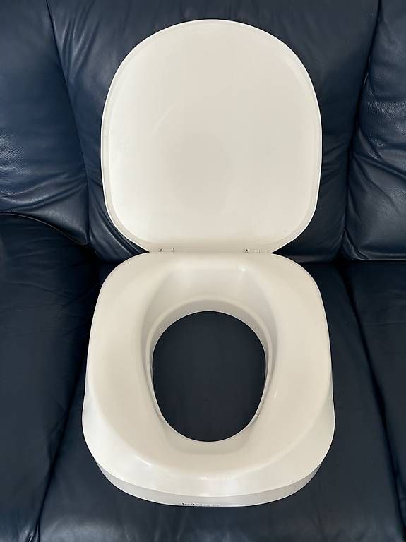 WC: WC~Erhöhung 10cm ungebraucht – Gebraucht aus Zürich von mbi_5bsz