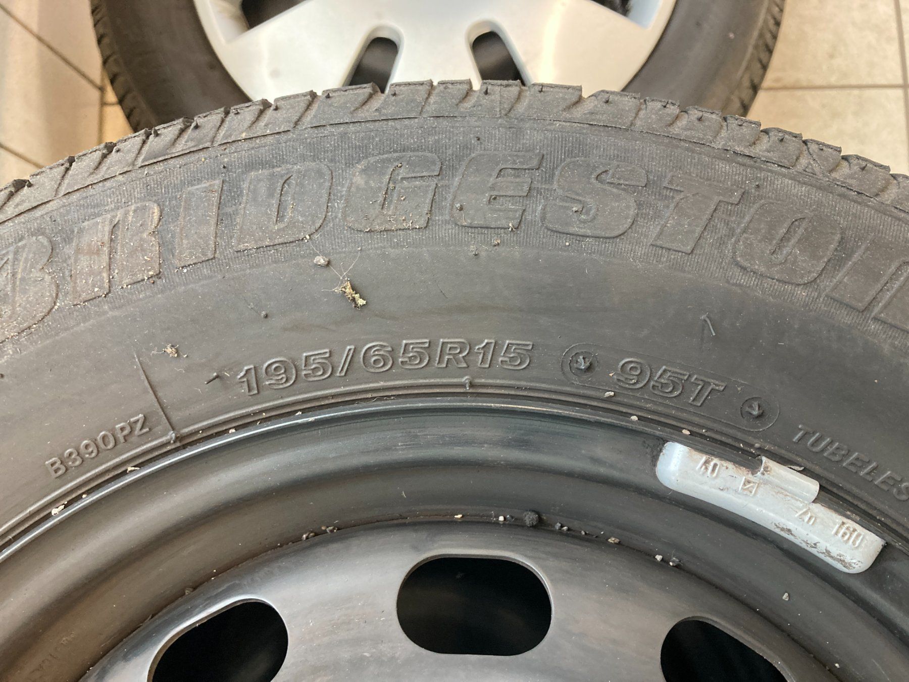 Ford Pneumatici & Ruote complete: Ford Focus Sommerräder 195/65R15 – Usato da Cham venduto da WB2223 4