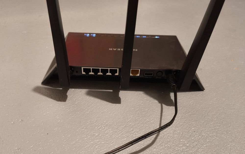 Netgear R7000 Dualband 2.4 und 5GHz WLAN-Router 1.9GBit/s (Gebraucht ...