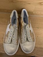 Schöne Sneakers Grösse 33