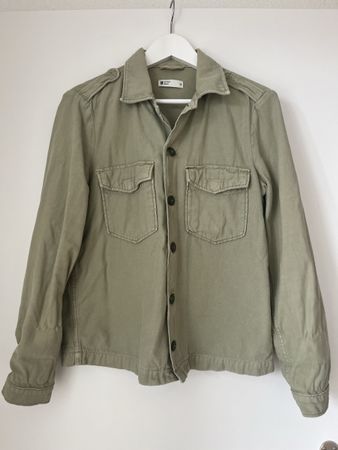 Gina Tricot Hemdjacke Grösse 36