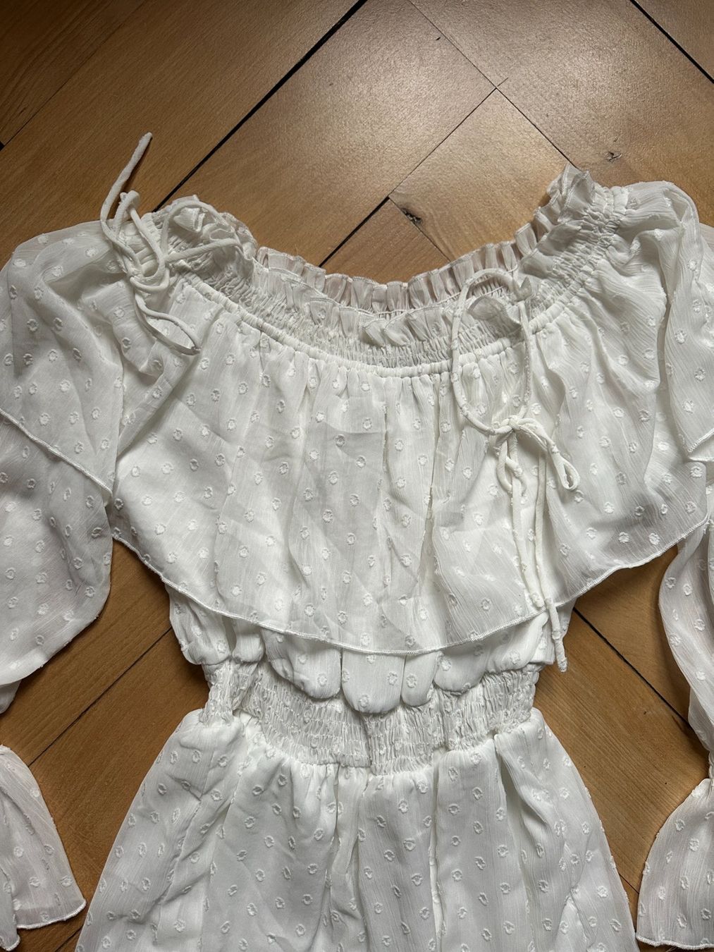 Boohoo Tute: BOOHOO - Chiffon Jumpsuit weiss 36 – Usato da Zürich venduto da Diazaio 1