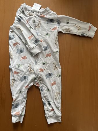 Strampler mit Tiermotiv und Reissverschluss Grösse 74