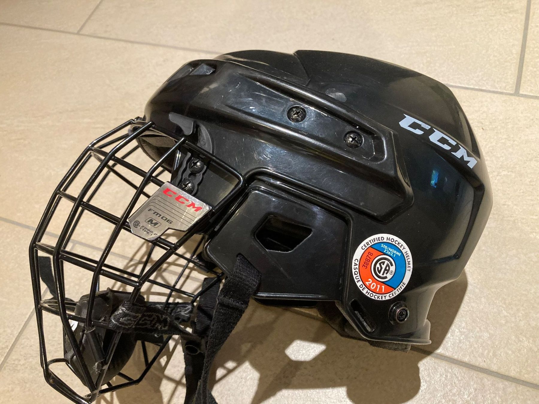 Ccm Caschi: Eishockey Spielerhelm von CCM Grösse M – Usato da Deitingen venduto da Calimi 1