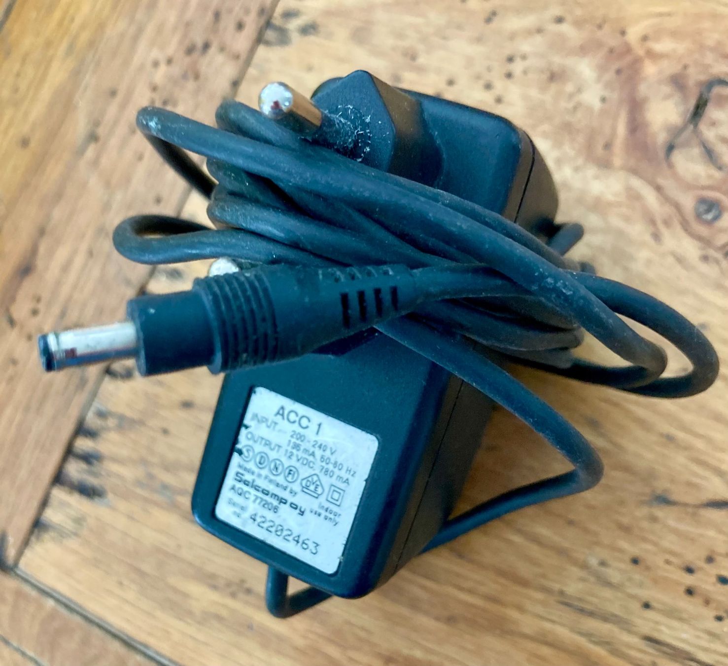 Caricabatterie: Netzteil 12V Ladegerät SALCOMPOY 780mA – Usato da Eglisau venduto da Shoprabbit
