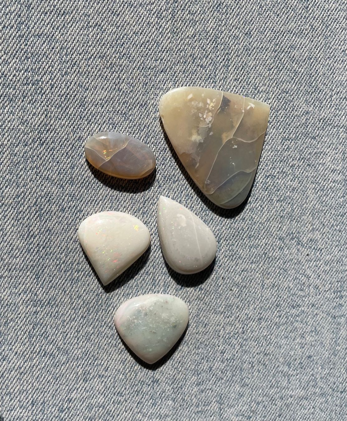 Fossilien: 5 Stk  Cabochons Opal echt  neu gross    LOT  Sammlung – Neu und originalverpackt aus Leuggern von gemshow 4