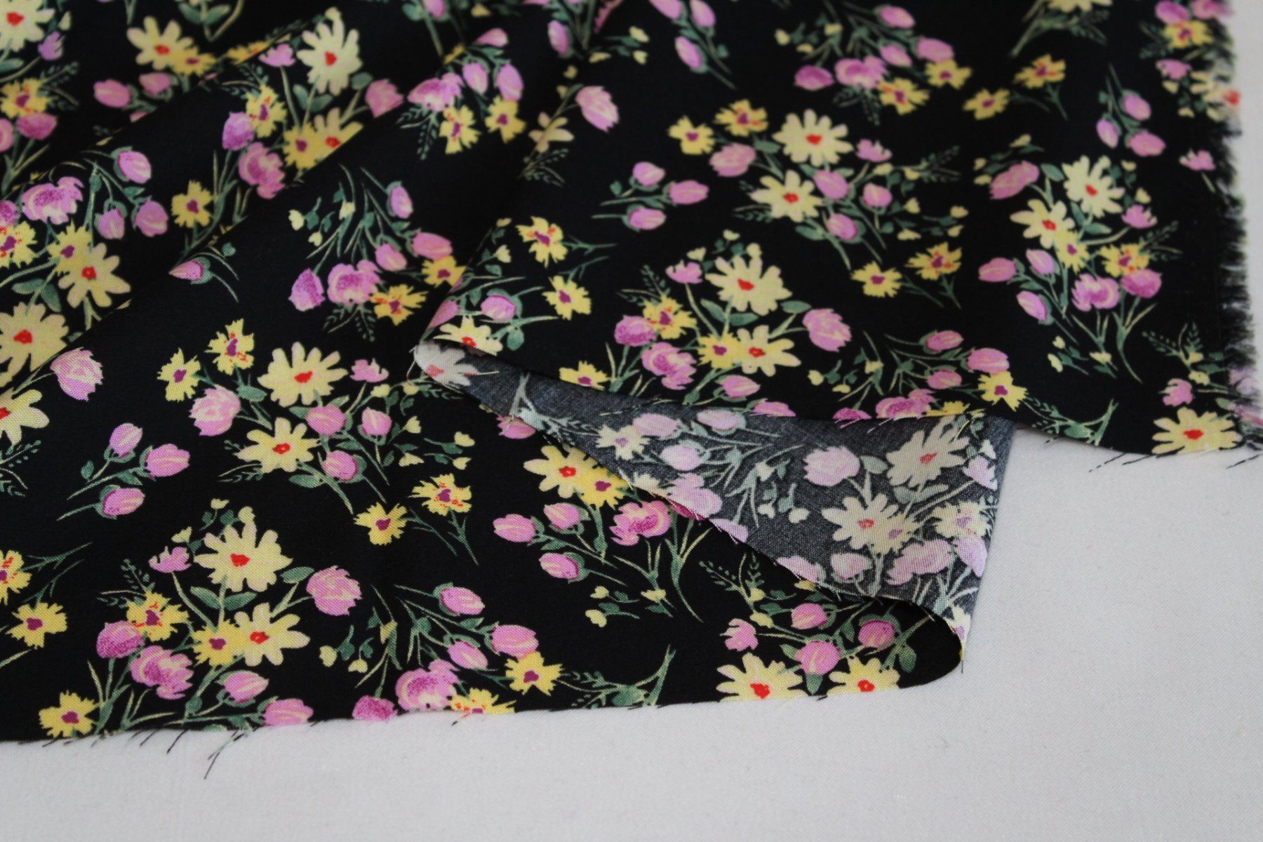 Tessuti: Stoff Kleiderstoff Viscose schwarz/Blumen – Nuovo (secondo la descrizione) da Obfelden venduto da solomon111 3