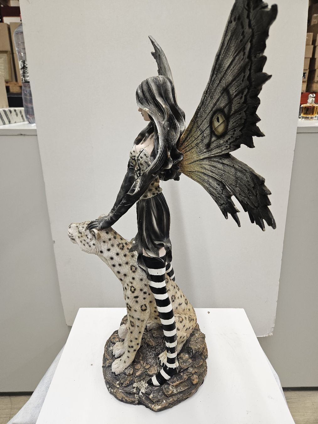 Statuette: Elfe mit Leopard 65x30cm  – Nuovo (secondo la descrizione) da Dielsdorf venduto da Kenan997 4